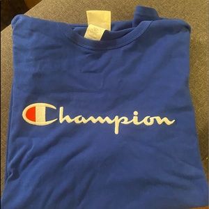 XL short sleeve Blue Champion shirt